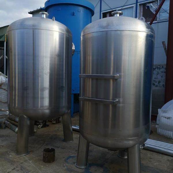 不銹鋼機(jī)械過濾器Φ1000×2500x2.0多介質(zhì)過濾器型號(hào)
